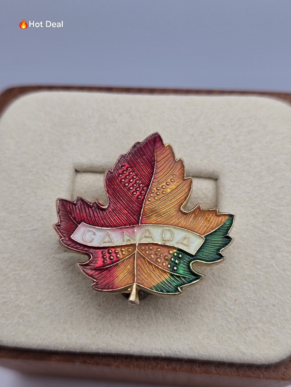 Canada Maple Leaf Enamel Brooch Gold Tone Souvenir Lapel Pin 1"